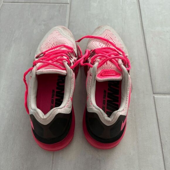 Women's 2015 Nike Air Max Sneakers White Pink Pow Black Running Shoes 698903-106 - Picture 2 of 7